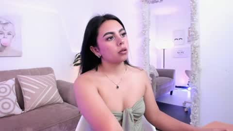 Snapshot of khloe_es chatting on 07-06-26, 07:27 Khloe online show from 07-06-26, 07:27