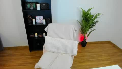 Khloe online show from 04-22-26, 03:57