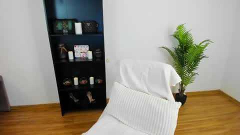 Snapshot of khloe_star chatting on 05-19-26, 04:13 Khloe online show from 05-19-26, 04:13
