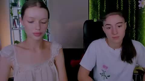 Snapshot of khloebeauty chatting on 07-31-26, 12:26 khloebeauty online show from 07-31-26, 12:26