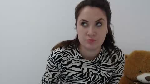 Sarah online show from 02-10-26, 02:54