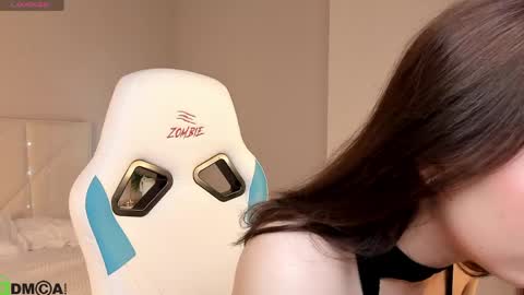 Snapshot of ki_wizz chatting on 04-27-26, 02:31 Ellie online show from 04-27-26, 02:31