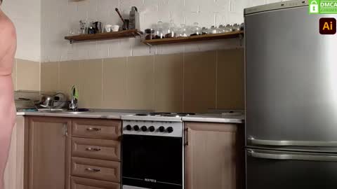 Hey Im Ivan everyday online 9am to 6pm 6 GMT Help me Reach K FollowerslPut your finger up  online show from 03-05-25, 09:49