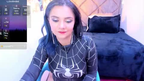 kiara Cruz online show from 10-23-25, 05:44