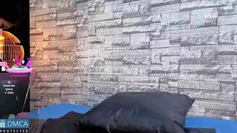 Kiara Zahiri online show from 11-21-25, 11:09