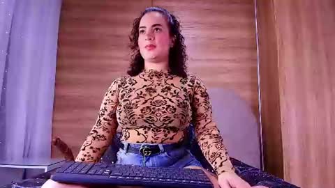 kiaralopez_ online show from 06-17-26, 03:09