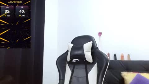 KiaraRider online show from 12-22-25, 05:32