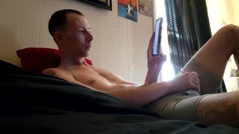 Snapshot of kickitwithfrankie chatting on 01-16-25, 06:37 Frankie online show from 01-16-25, 06:37