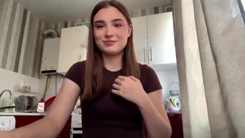 Ola my name is Lissa  Lets hit 10 Thumbs Up together   online show from 03-07-26, 12:02