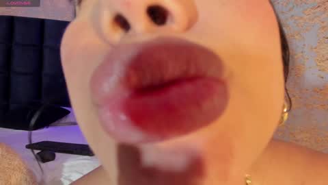 Kim online show from 01-28-25, 05:46