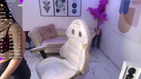 Snapshot of kiitty__meow chatting on 05-27-26, 01:08 Kitty online show from 05-27-26, 01:08