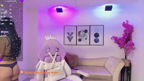 Snapshot of kiitty__meow chatting on 06-14-26, 12:18 Kitty online show from 06-14-26, 12:18