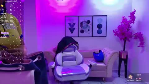 Snapshot of kiitty__meow chatting on 06-17-26, 12:29 Kitty online show from 06-17-26, 12:29
