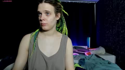 Kiki online show from 12-23-25, 10:02