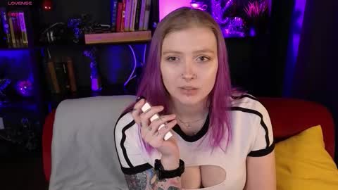 Kiki online show from 02-05-26, 09:41