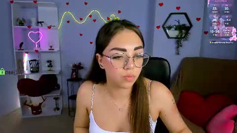 kiki_swan online show from 06-10-26, 07:57