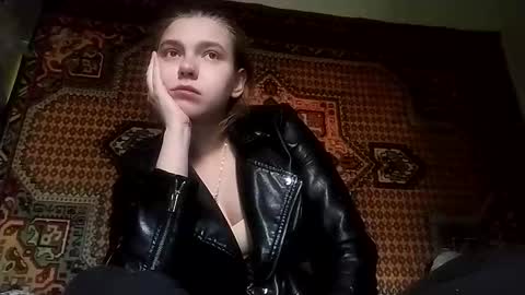 kikibang_ online show from 11-18-25, 08:19