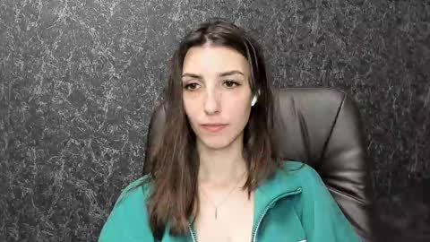 Snapshot of kikies_ chatting on 09-21-25, 04:30 Mika and Miranda online show from 09-21-25, 04:30