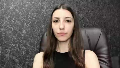 Snapshot of kikies_ chatting on 09-23-25, 03:59 Mika and Miranda online show from 09-23-25, 03:59