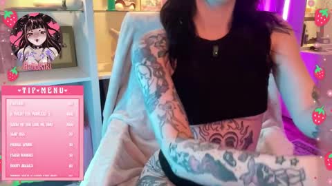 Snapshot of kikigrey chatting on 02-26-26, 04:00 HelloKiki online show from 02-26-26, 04:00