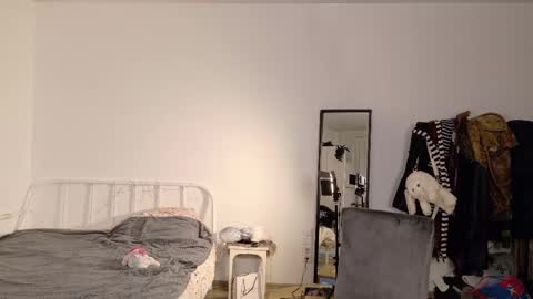 Snapshot of kikimoor chatting on 04-23-26, 12:29 Kiki online show from 04-23-26, 12:29