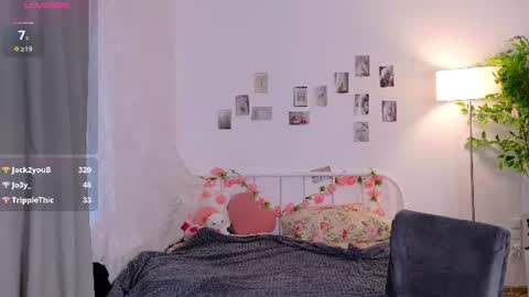 Kiki online show from 07-20-26, 10:39