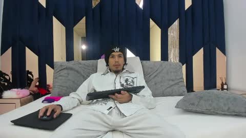 Snapshot of kikyoanddrey chatting on 05-03-26, 03:29 kikyoanddrey online show from 05-03-26, 03:29