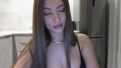 EvaAnna online show from 12-14-24, 12:11