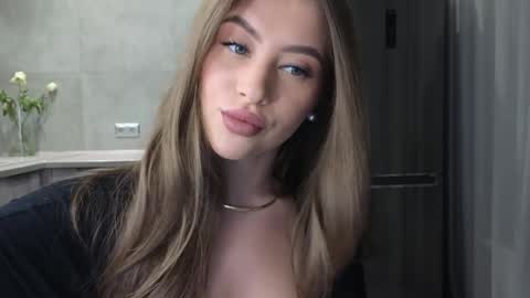 EvaAnna online show from 12-27-24, 10:37