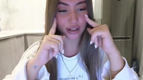 EvaAnna online show from 02-24-25, 10:58