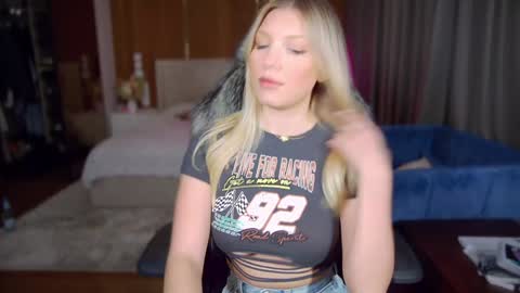 Killer Tits online show from 01-15-26, 09:29