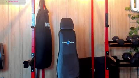 Kim online show from 03-04-25, 01:38