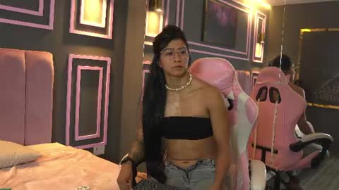 Kim online show from 06-26-26, 01:48