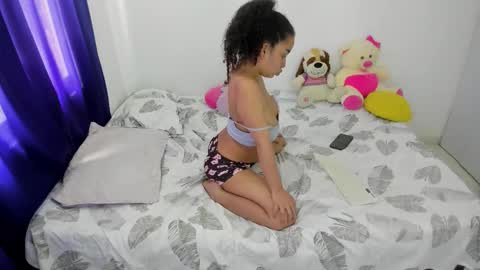 Snapshot of kim_bonny chatting on 10-29-25, 05:47 Kim online show from 10-29-25, 05:47