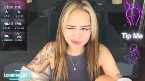 Kim online show from 09-12-25, 05:18