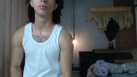 Snapshot of kim_curly_ chatting on 05-02-26, 01:16 KIM online show from 05-02-26, 01:16