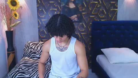 Snapshot of kim_curly_ chatting on 06-04-26, 02:06 KIM online show from 06-04-26, 02:06