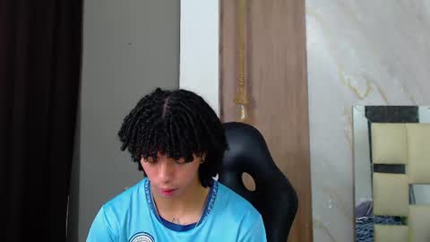 Snapshot of kim_curly_ chatting on 06-25-26, 01:48 KIM online show from 06-25-26, 01:48