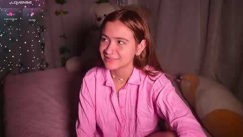 Snapshot of kim_dolls1823 chatting on 01-21-25, 06:00 ISABELLA 3 online show from 01-21-25, 06:00