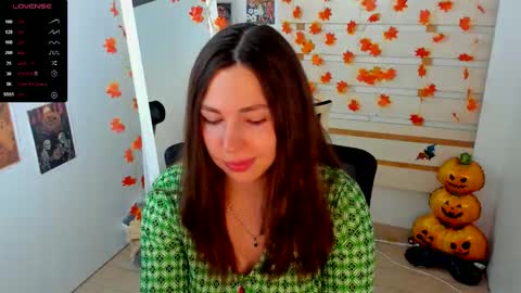 Kim online show from 11-14-25, 03:44