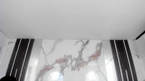 K I M online show from 10-18-25, 01:01