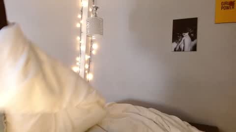 Snapshot of kimandyuk chatting on 12-07-24, 03:30 Kim  Yuk online show from 12-07-24, 03:30