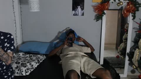 Snapshot of kimandyuk chatting on 12-18-24, 07:30 Kim  Yuk online show from 12-18-24, 07:30