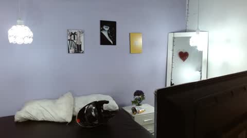 Snapshot of kimandyuk chatting on 01-18-25, 07:48 Kim  Yuk online show from 01-18-25, 07:48