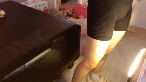 Snapshot of kimandyuk chatting on 02-25-25, 10:18 Kim  Yuk online show from 02-25-25, 10:18