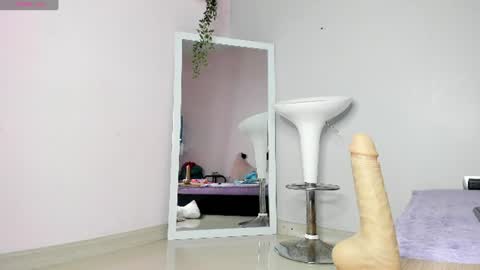 Snapshot of kimapril chatting on 06-12-26, 10:08 April online show from 06-12-26, 10:08