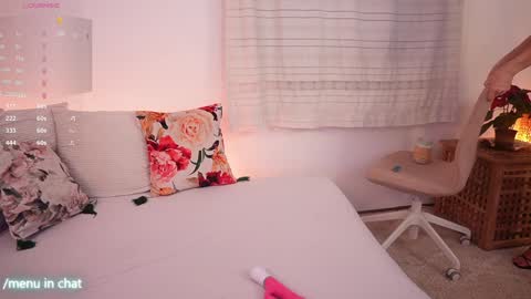 Kim online show from 12-22-25, 03:58