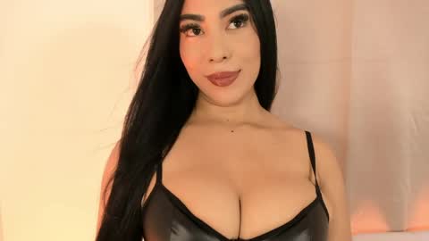 Snapshot of kimberlin_cam_ chatting on 05-26-26, 08:38 Kimberlin online show from 05-26-26, 08:38