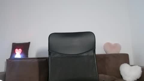 Kim online show from 03-11-26, 06:08