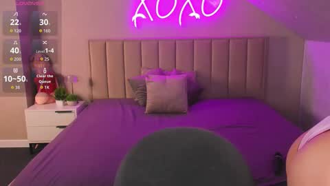 kimberlly_smith online show from 11-24-25, 12:21